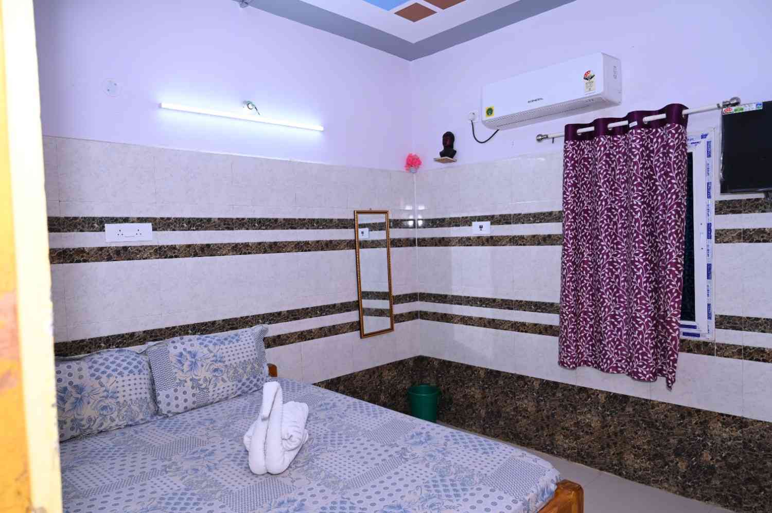 Deluxe AC Room